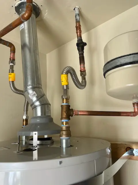 Water heater installation and plumbing repair in Lakeland North